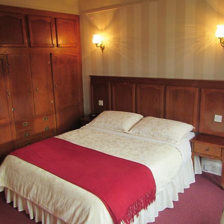 Ellerslie House Hotel 패어럼 외부 사진