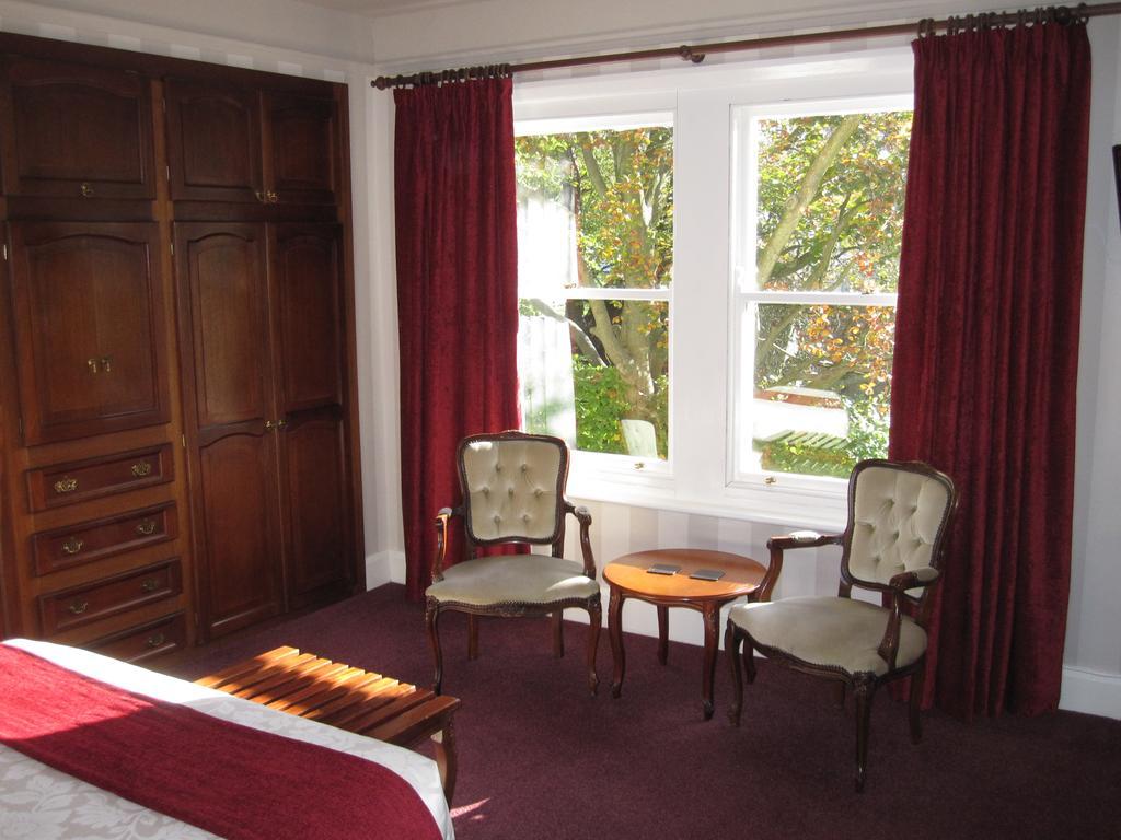 Ellerslie House Hotel 패어럼 외부 사진