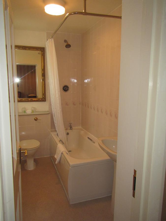 Ellerslie House Hotel 패어럼 외부 사진