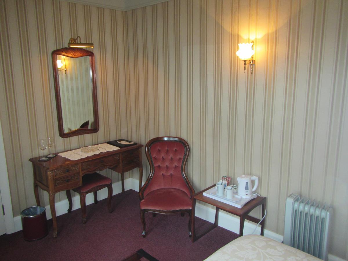 Ellerslie House Hotel 패어럼 외부 사진