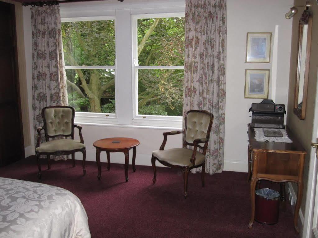 Ellerslie House Hotel 패어럼 외부 사진