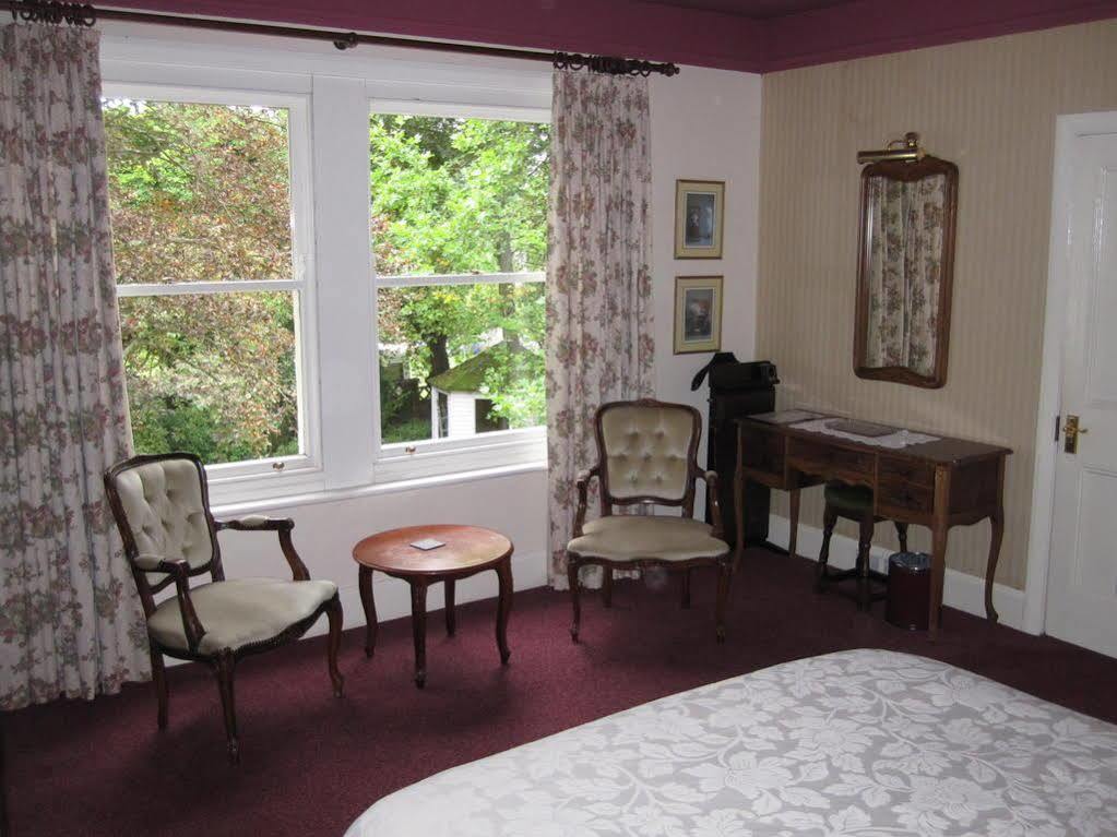 Ellerslie House Hotel 패어럼 외부 사진