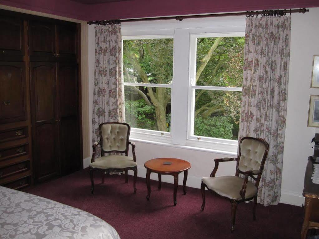 Ellerslie House Hotel 패어럼 외부 사진