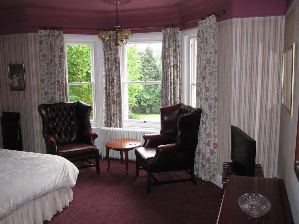 Ellerslie House Hotel 패어럼 외부 사진